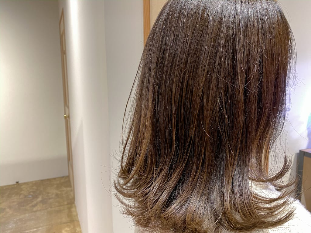 淡いグレーのソフトグレージュ | hair salon PIECE -official site- ｜ヘアサロン ピース