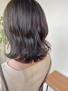 夏でも涼しげな暗髪のブルーグレージュ Hair Salon Piece Official Site ヘアサロン ピース