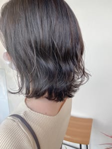 夏でも涼しげな暗髪のブルーグレージュ Hair Salon Piece Official Site ヘアサロン ピース